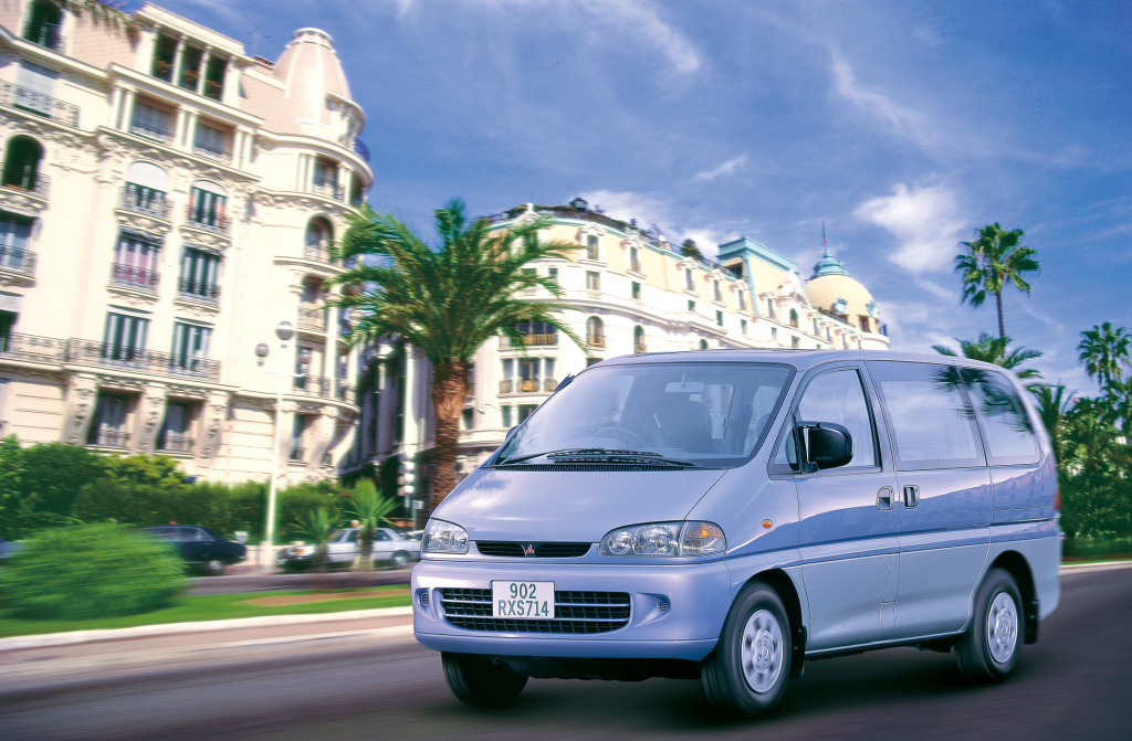 Mitsubishi, Delica Space Gear, Mitsubishi Delica Space Gear '1997–2007, AutoDir