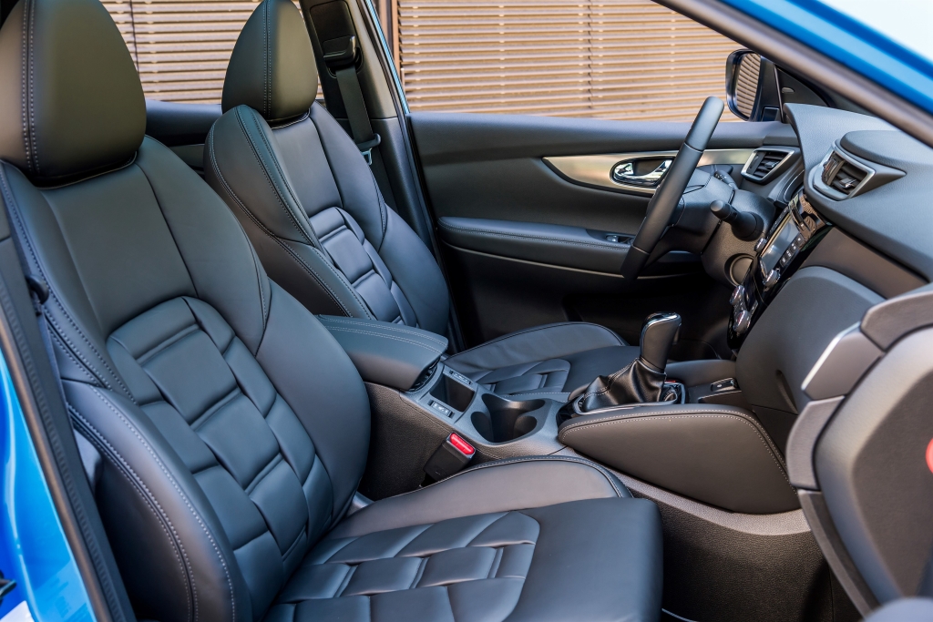 Nissan, Qashqai [Worldwide], Nissan Qashqai [Worldwide] '2014–17, AutoDir