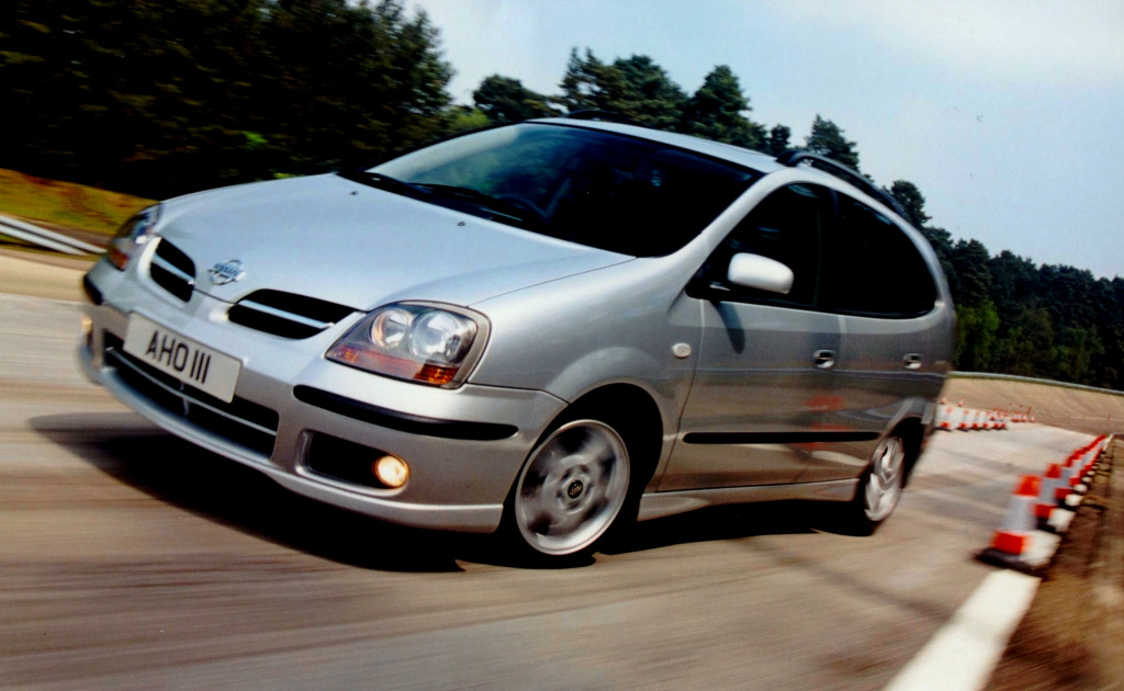 Nissan, Almera Tino [UK-spec] (V10), Nissan Almera Tino [UK-spec] (V10) '2000–03, AutoDir